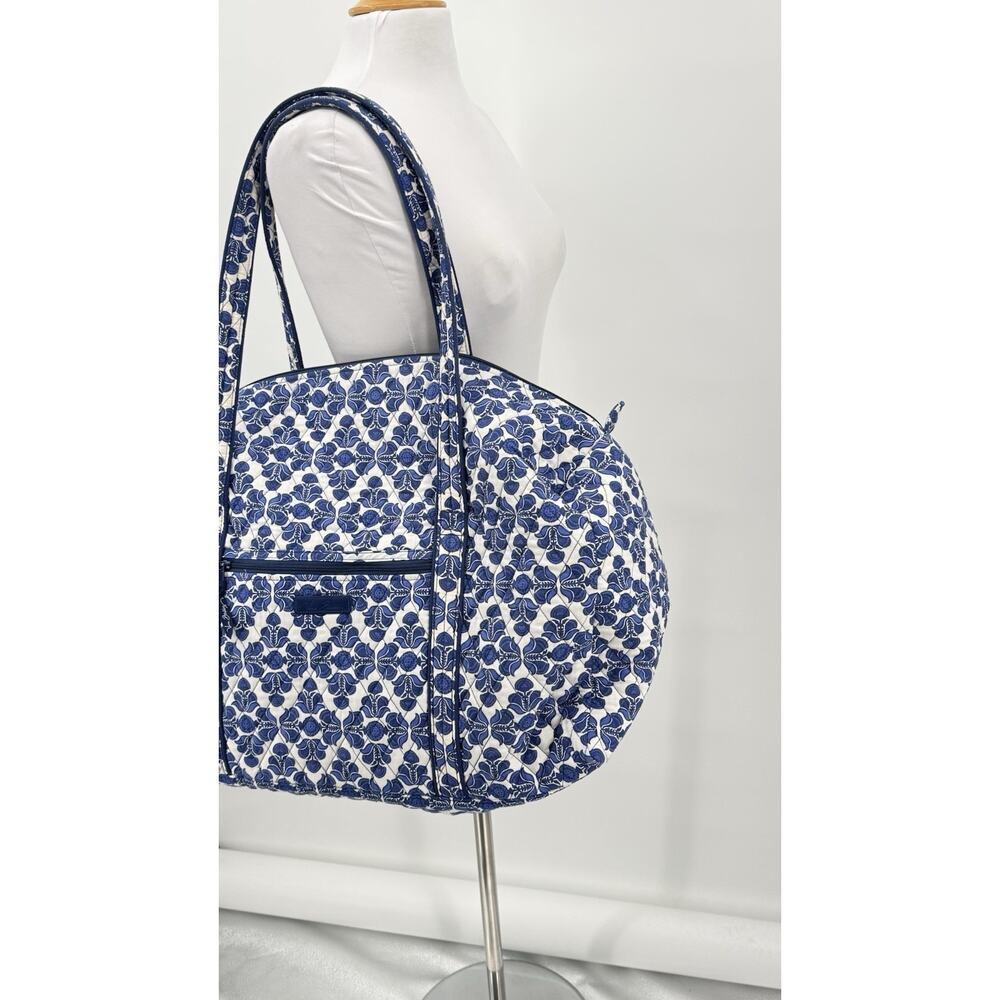Vera Bradley Large Duffel Travel Bag Cobalt Tile Blue White Quilted Cotton 22” - Picture 2 of 13